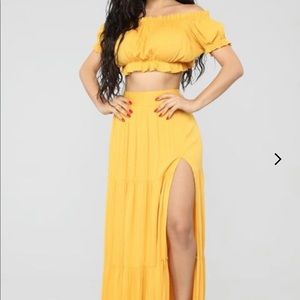 ✨Beautiful 2 Piece Mustard Yellow Skirt Set✨
